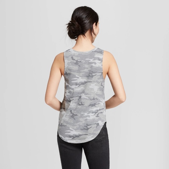 Roll with it sleeveless  tank - Picture 2 of 3